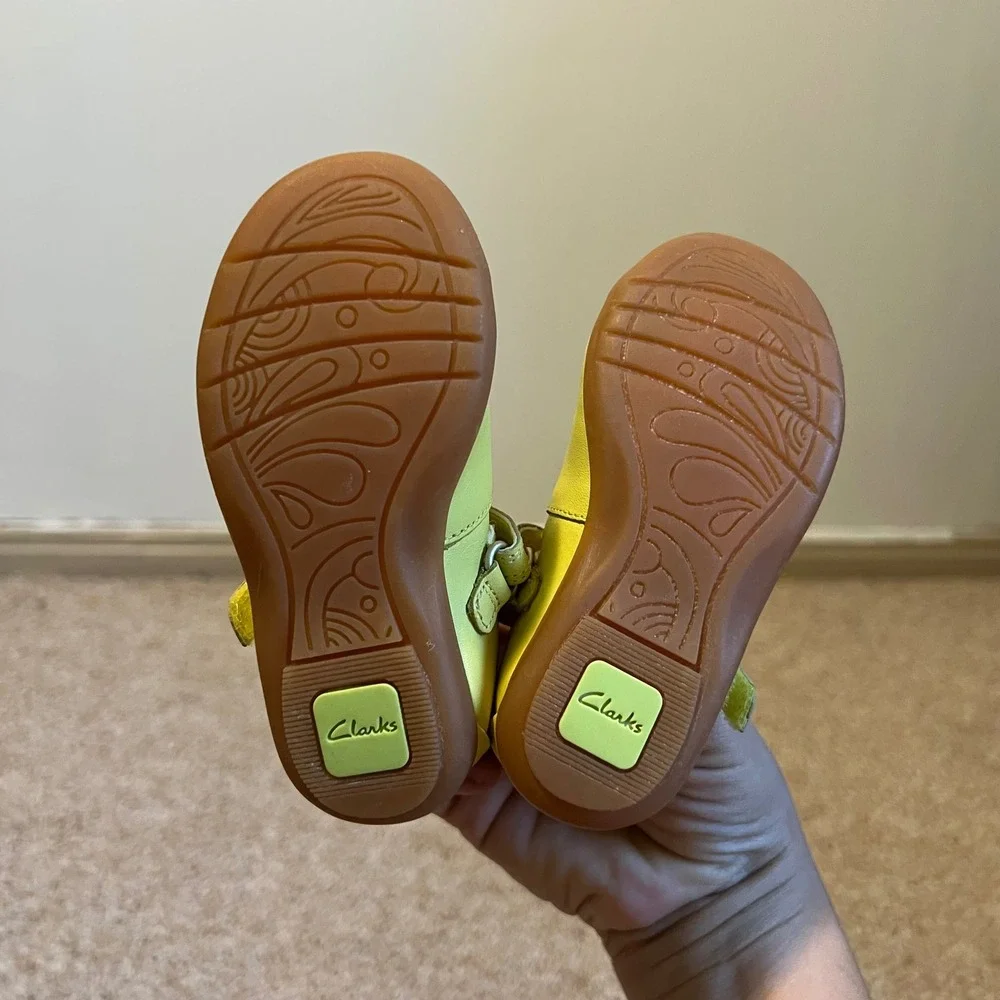 Clarks First Shoes Kids Lime Green Leather Mary Jane Bow Flats Size 5.5 M US